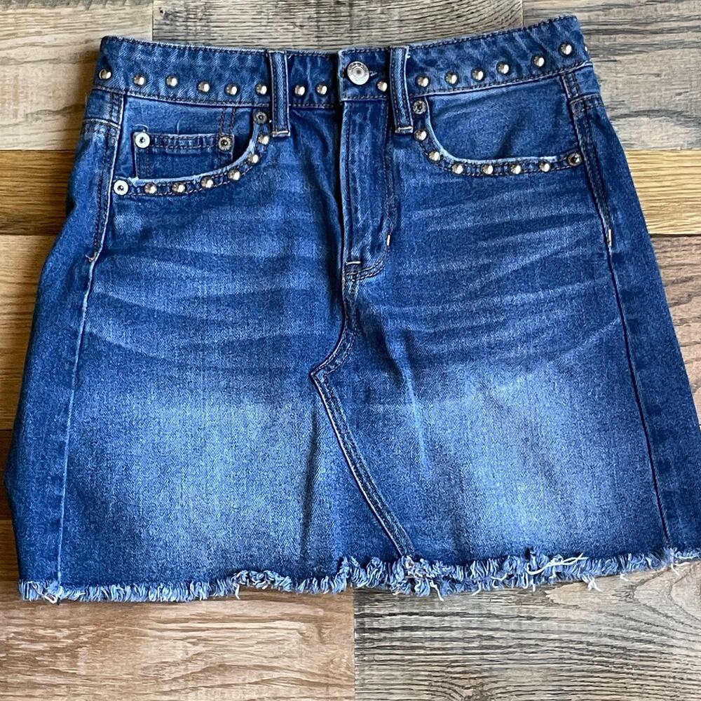 American Eagle Womens 00 Long Studded Denim Mini Skirt Raw Hem Y2K Style